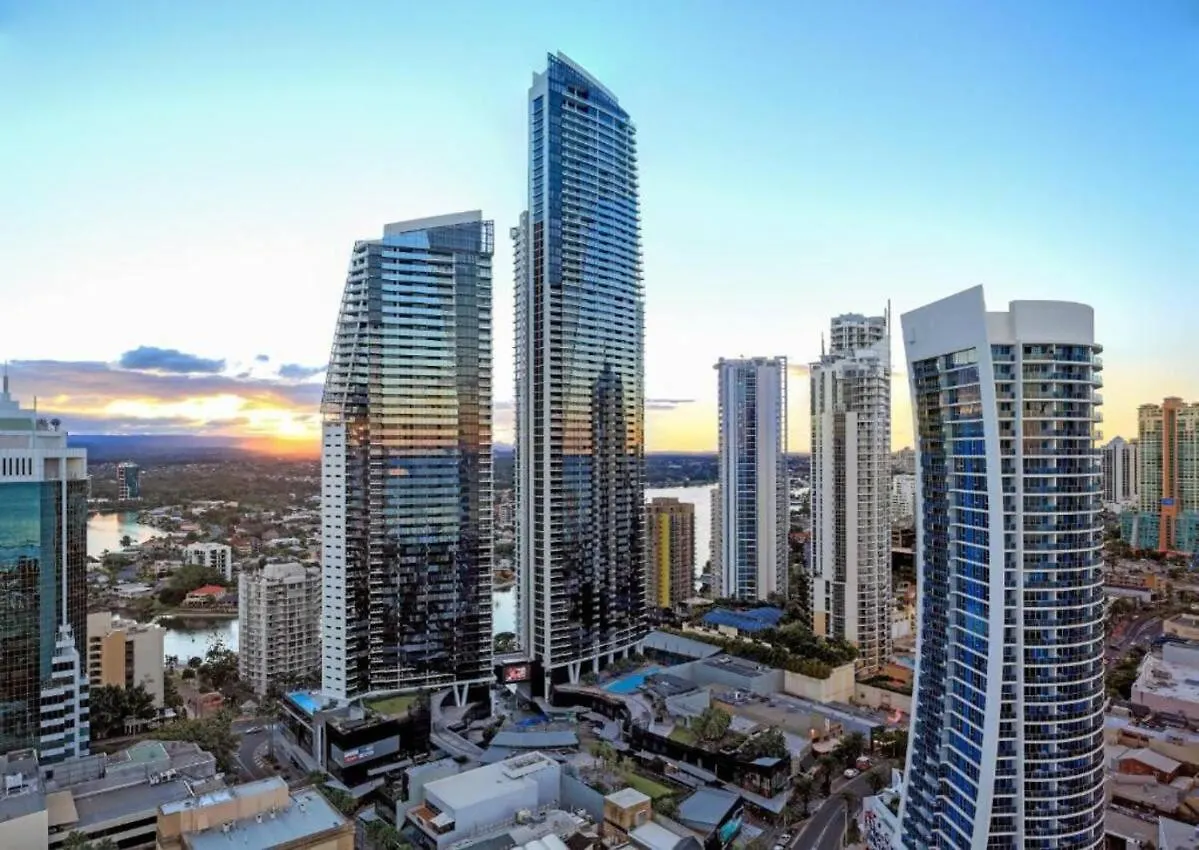 Breathtaking Views 4BD HIGH FLOOR Lux Apartment Gold Coast