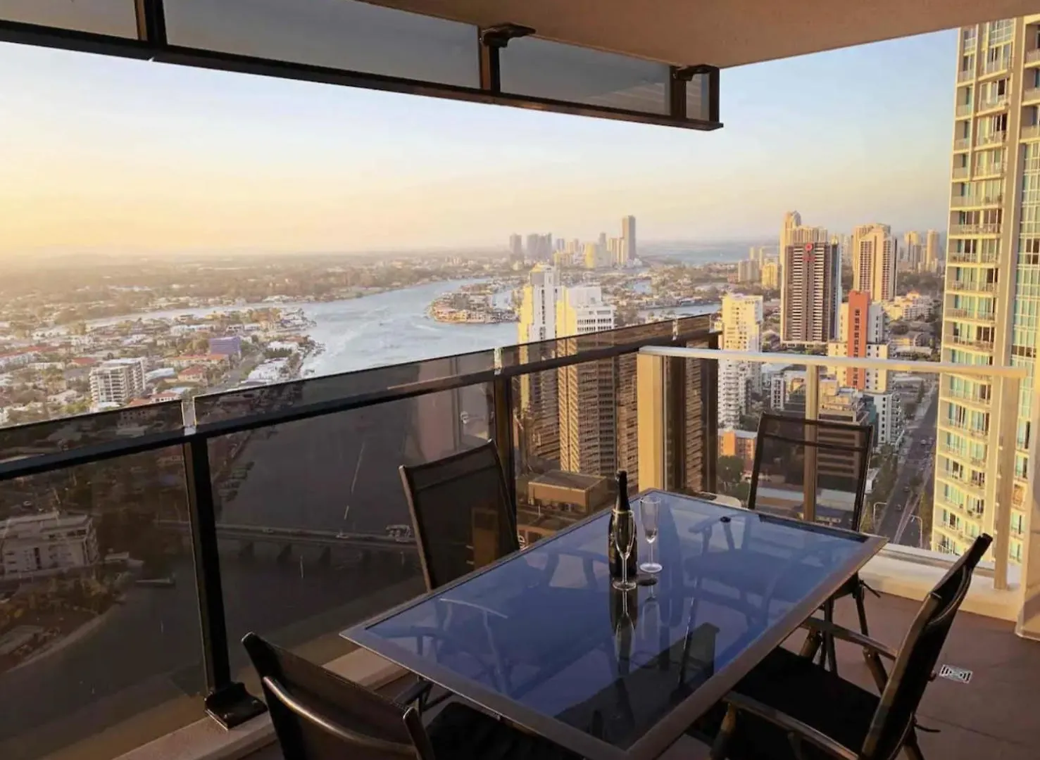 Breathtaking Views 4BD HIGH FLOOR Lux Apartment Gold Coast Australie
